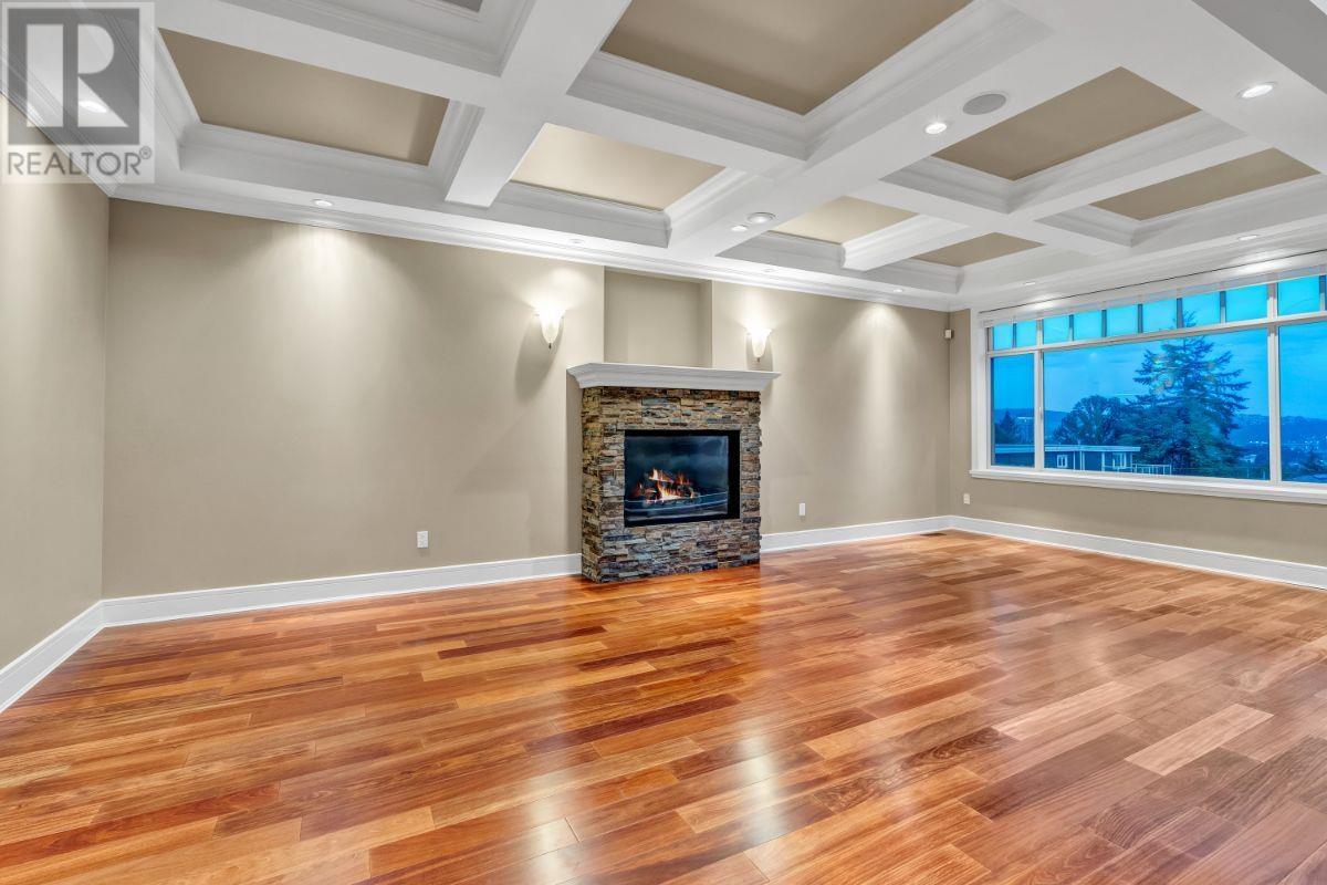 1060 Adderley Street, North Vancouver, British Columbia  V7L 1T3 - Photo 2 - R2825959