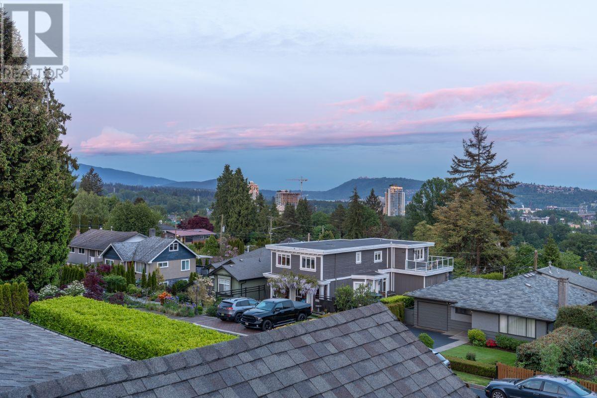 1060 Adderley Street, North Vancouver, British Columbia  V7L 1T3 - Photo 11 - R2825959