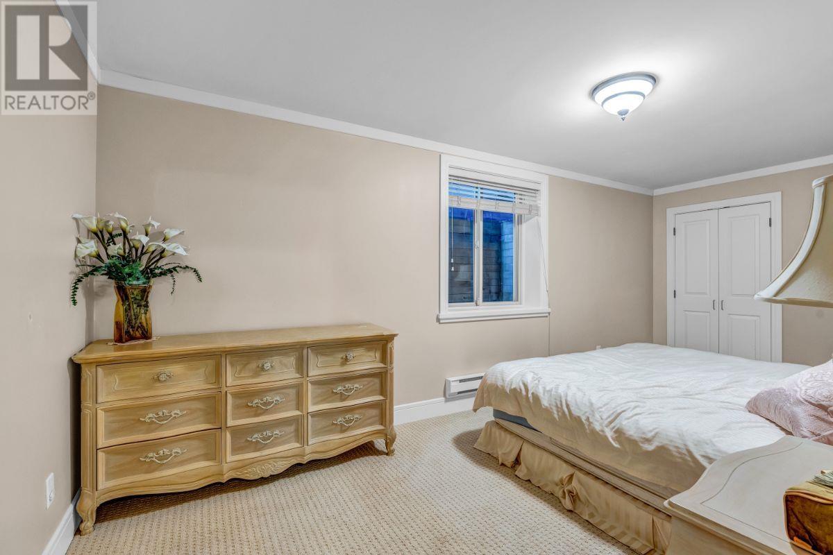 1060 Adderley Street, North Vancouver, British Columbia  V7L 1T3 - Photo 13 - R2825959