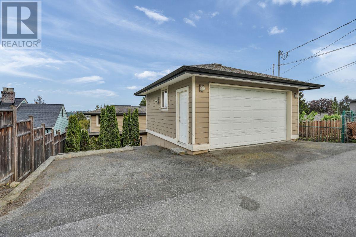 1060 Adderley Street, North Vancouver, British Columbia  V7L 1T3 - Photo 17 - R2825959