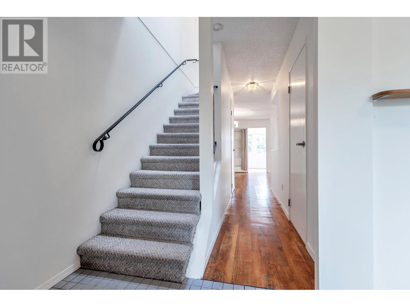 1128 Rochester Avenue, Coquitlam, British Columbia  V3K 2X4 - Photo 4 - R2825979