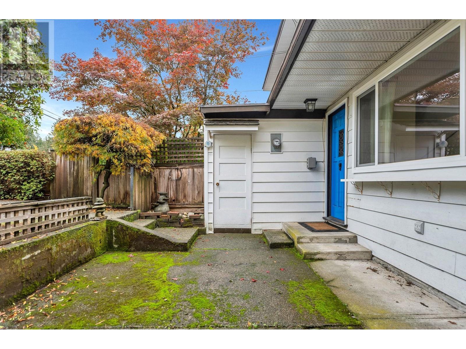 1128 Rochester Avenue, Coquitlam, British Columbia  V3K 2X4 - Photo 38 - R2825979