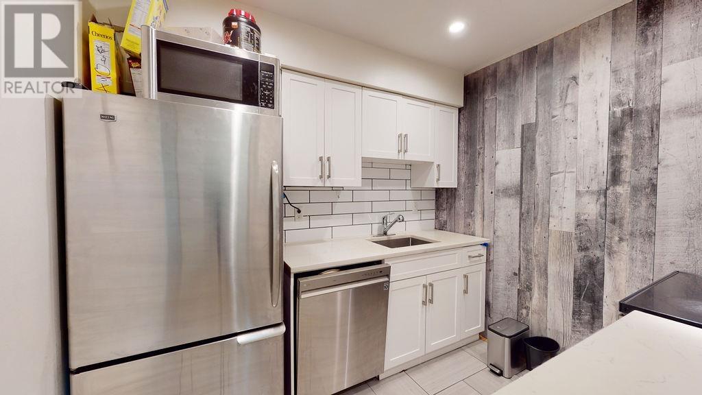 203 6105 Kingsway, Burnaby, British Columbia  V5J 5C7 - Photo 3 - R2796825