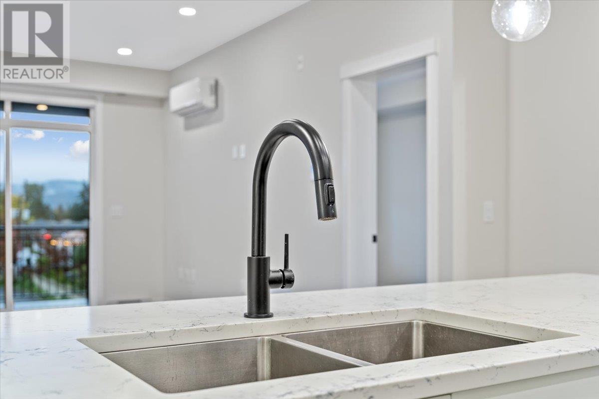 304 22638 119 Avenue, Maple Ridge, British Columbia  V2X 4L1 - Photo 5 - R2825549