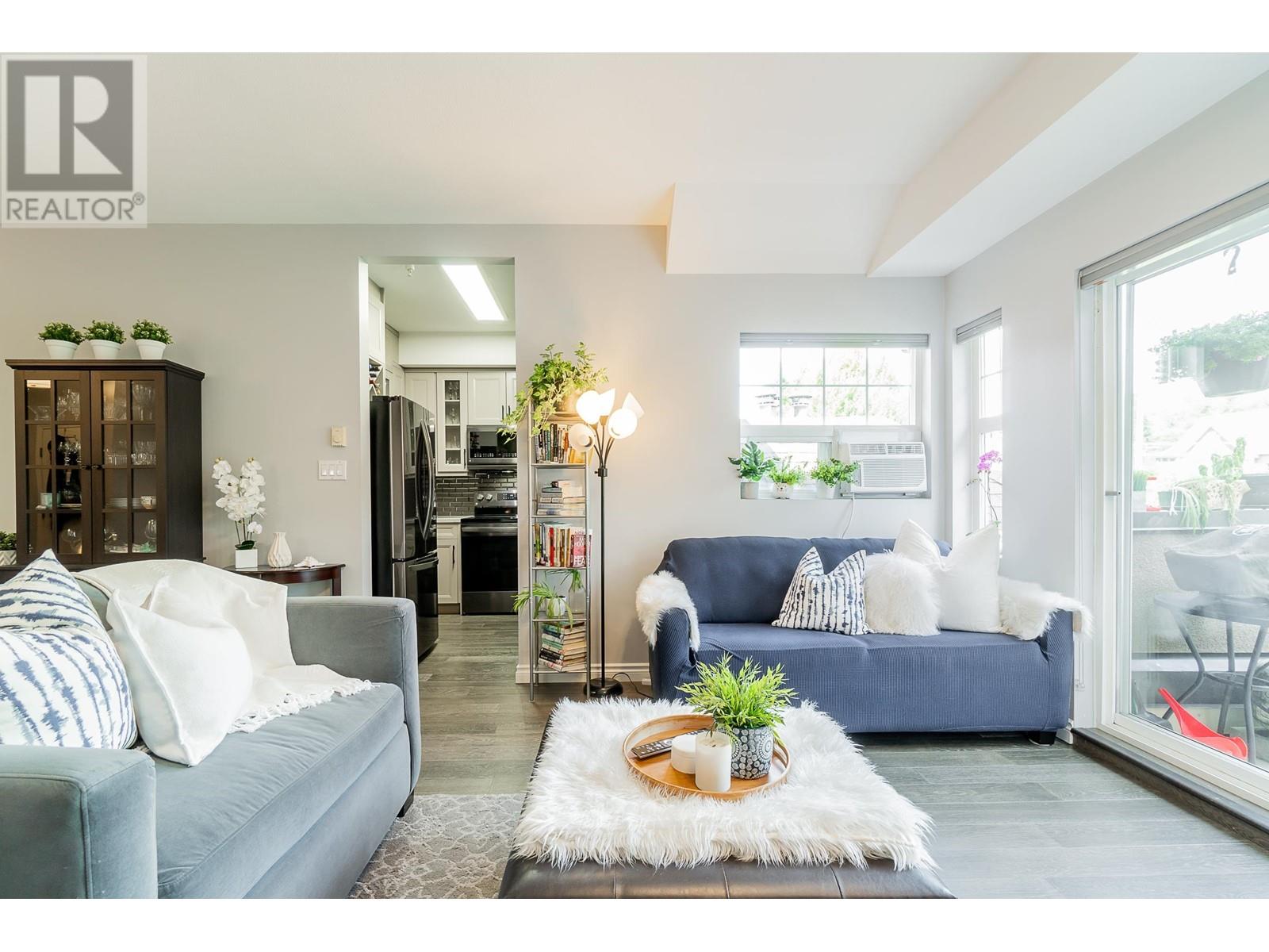 401 580 Twelfth Street, New Westminster, British Columbia  V3M 4H9 - Photo 3 - R2814505