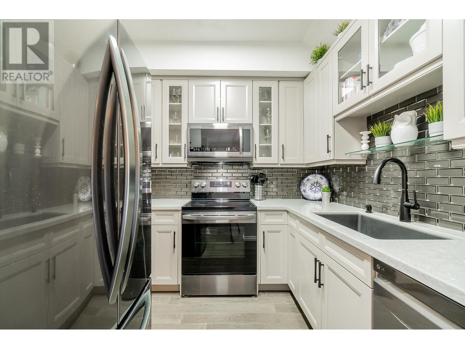 401 580 Twelfth Street, New Westminster, British Columbia  V3M 4H9 - Photo 8 - R2814505