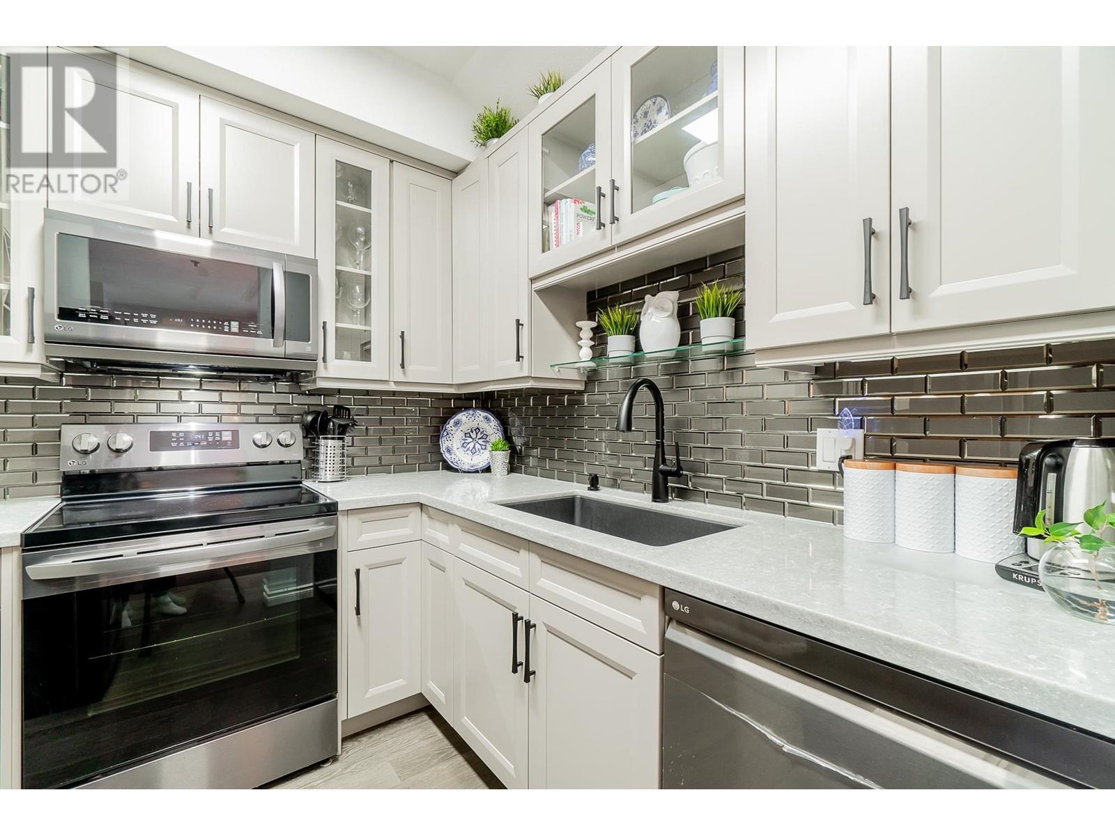 401 580 Twelfth Street, New Westminster, British Columbia  V3M 4H9 - Photo 7 - R2814505