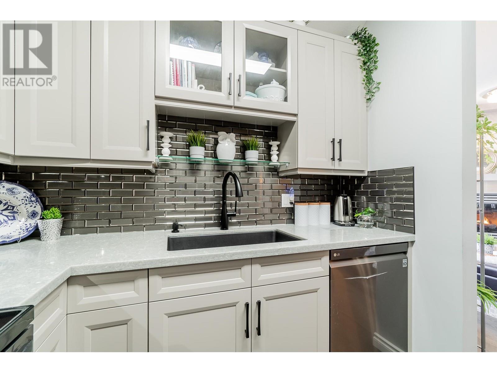 401 580 Twelfth Street, New Westminster, British Columbia  V3M 4H9 - Photo 10 - R2814505
