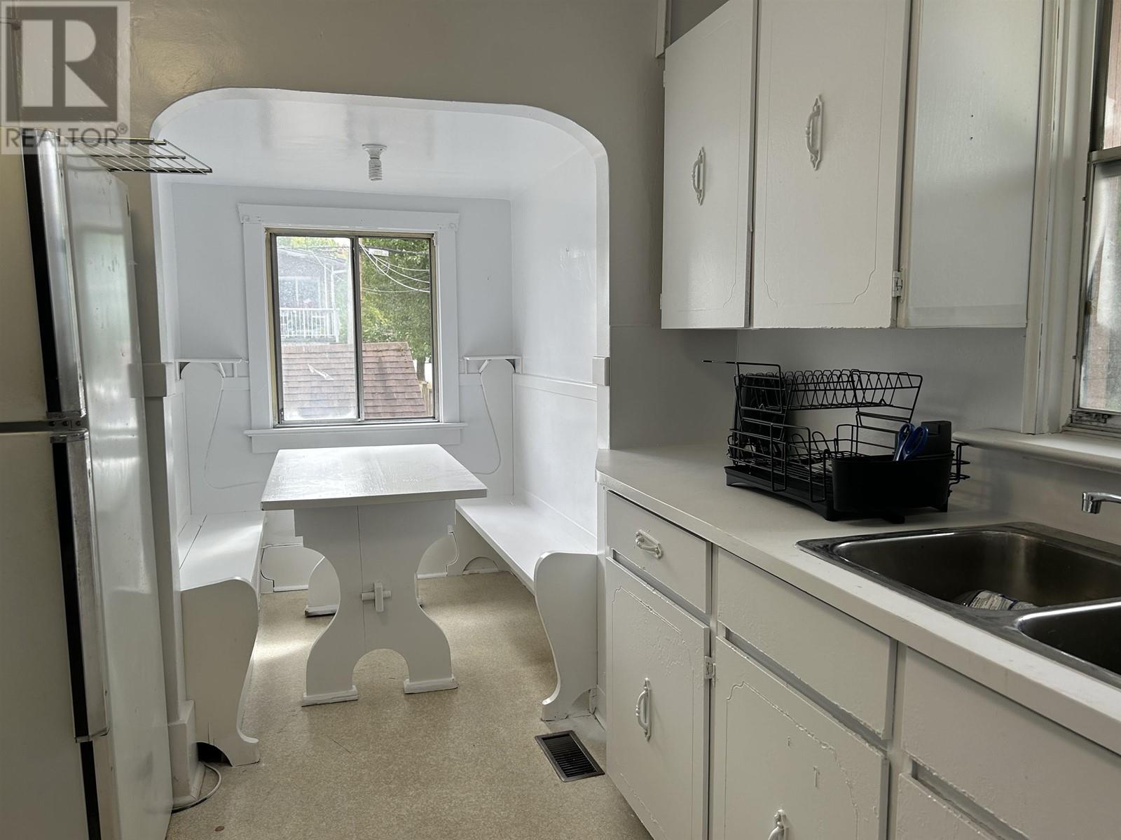 2804 Graveley Street, Vancouver, British Columbia  V5K 3K1 - Photo 10 - R2825903