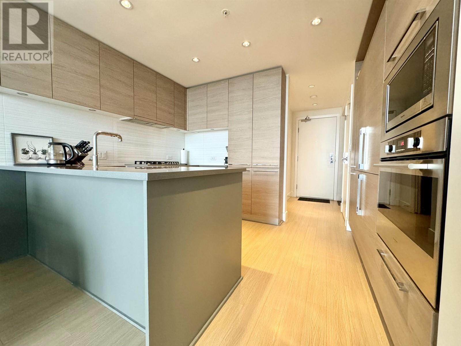 2406 7388 Kingsway, Burnaby, British Columbia  V3N 0G9 - Photo 3 - R2825419