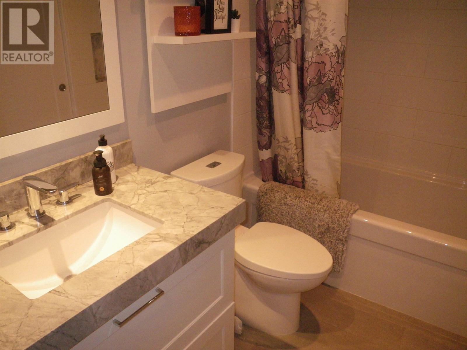 1908 520 Como Lake Avenue, Coquitlam, British Columbia  V3J 0E8 - Photo 11 - R2818817