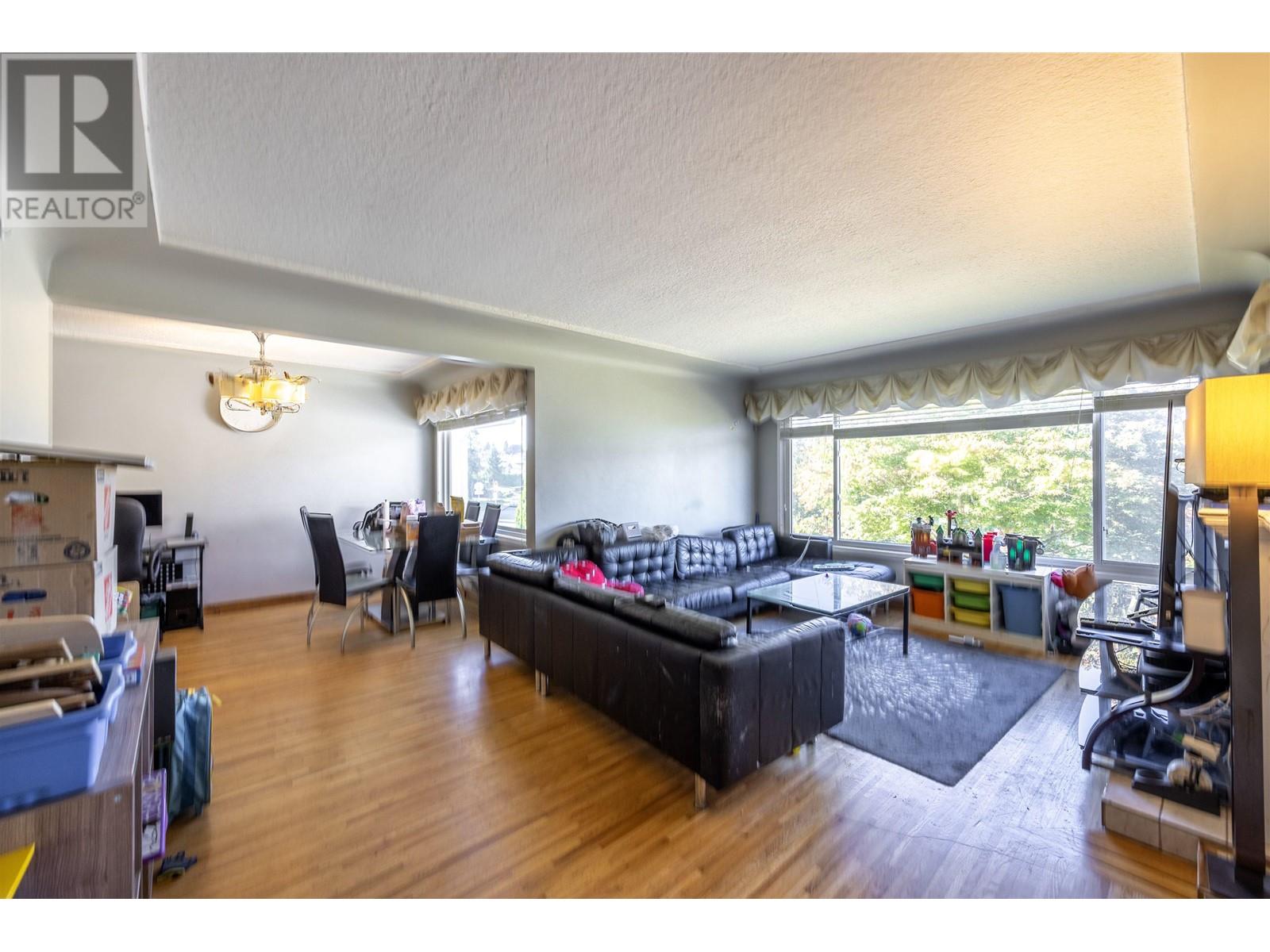 4416 Price Crescent, Burnaby, British Columbia  V5G 2N4 - Photo 10 - R2823430