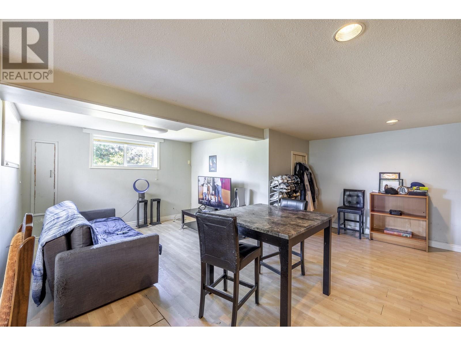 4416 Price Crescent, Burnaby, British Columbia  V5G 2N4 - Photo 31 - R2823430
