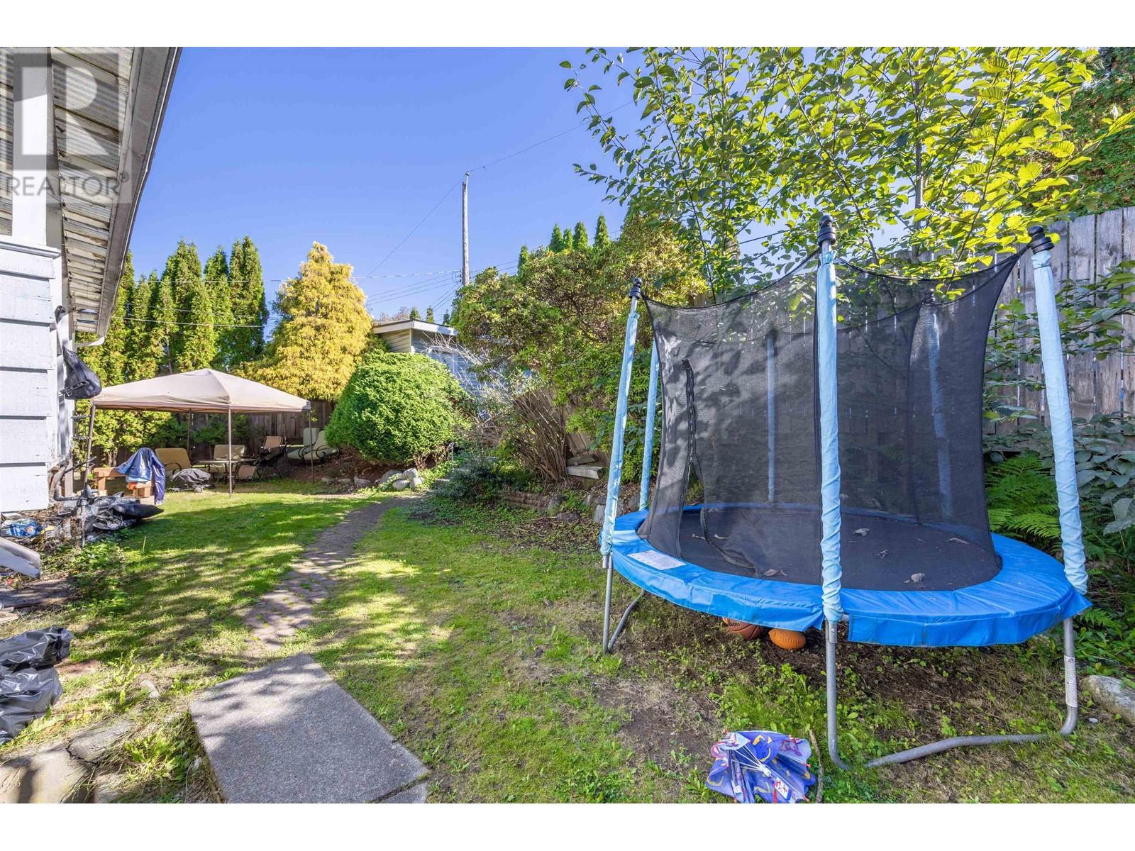4416 Price Crescent, Burnaby, British Columbia  V5G 2N4 - Photo 7 - R2823430