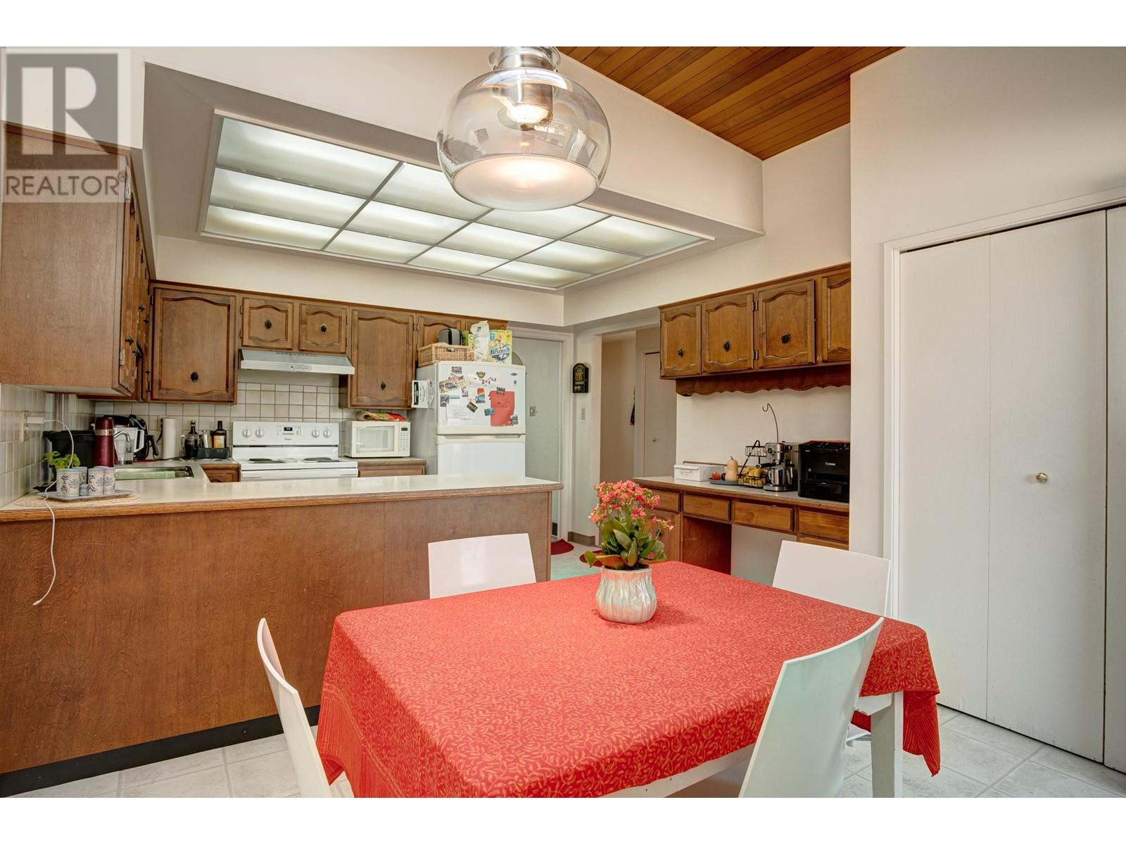 6861 Winch Street, Burnaby, British Columbia  V5B 2L7 - Photo 25 - R2819089