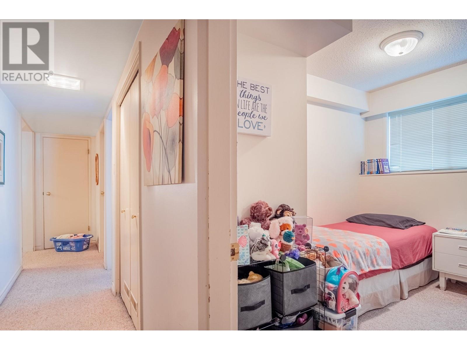 6861 Winch Street, Burnaby, British Columbia  V5B 2L7 - Photo 33 - R2819089