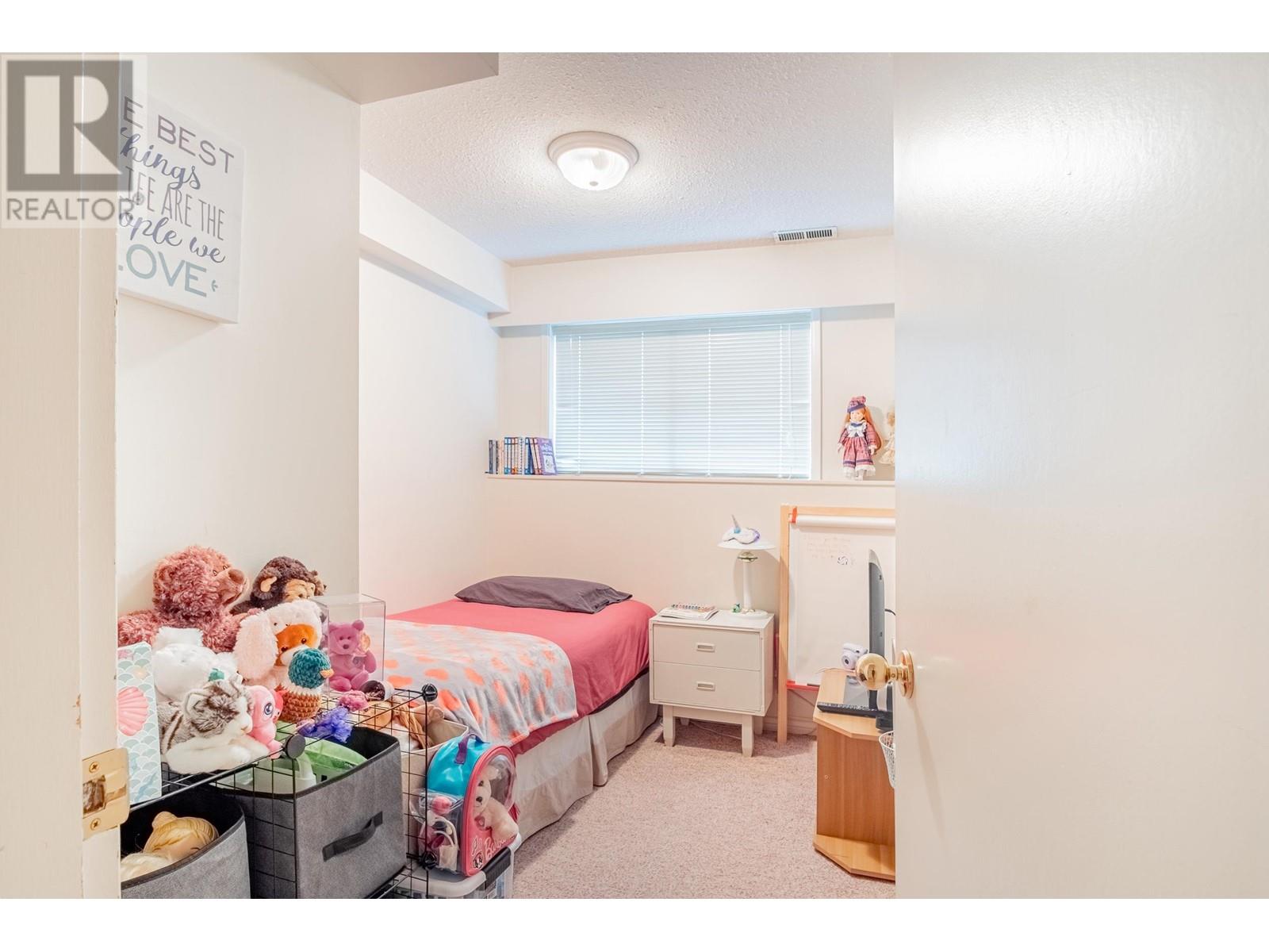 6861 Winch Street, Burnaby, British Columbia  V5B 2L7 - Photo 34 - R2819089