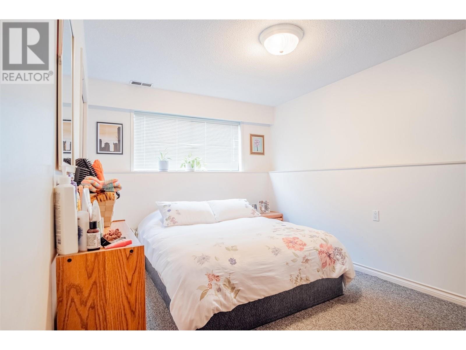 6861 Winch Street, Burnaby, British Columbia  V5B 2L7 - Photo 36 - R2819089