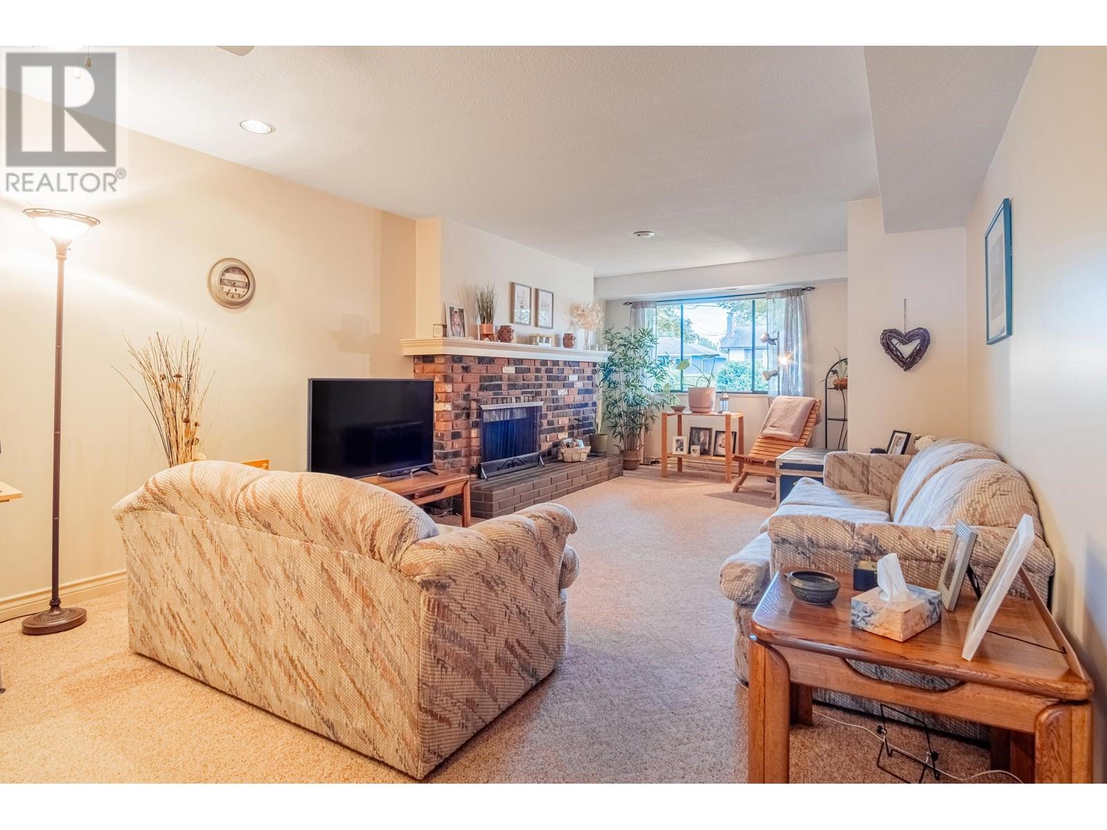 6861 Winch Street, Burnaby, British Columbia  V5B 2L7 - Photo 30 - R2819089