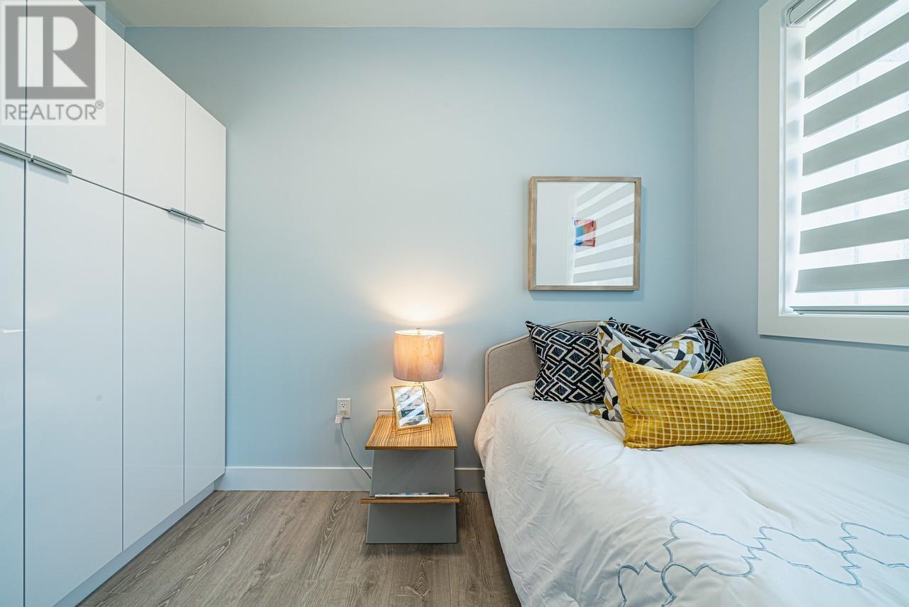 Listing Picture 14 of 21 : 2032 E 44TH AVENUE, Vancouver / 溫哥華 - 魯藝地產 Yvonne Lu Group - MLS Medallion Club Member