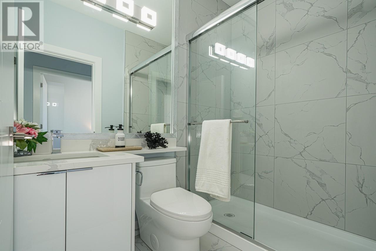 Listing Picture 20 of 21 : 2032 E 44TH AVENUE, Vancouver / 溫哥華 - 魯藝地產 Yvonne Lu Group - MLS Medallion Club Member