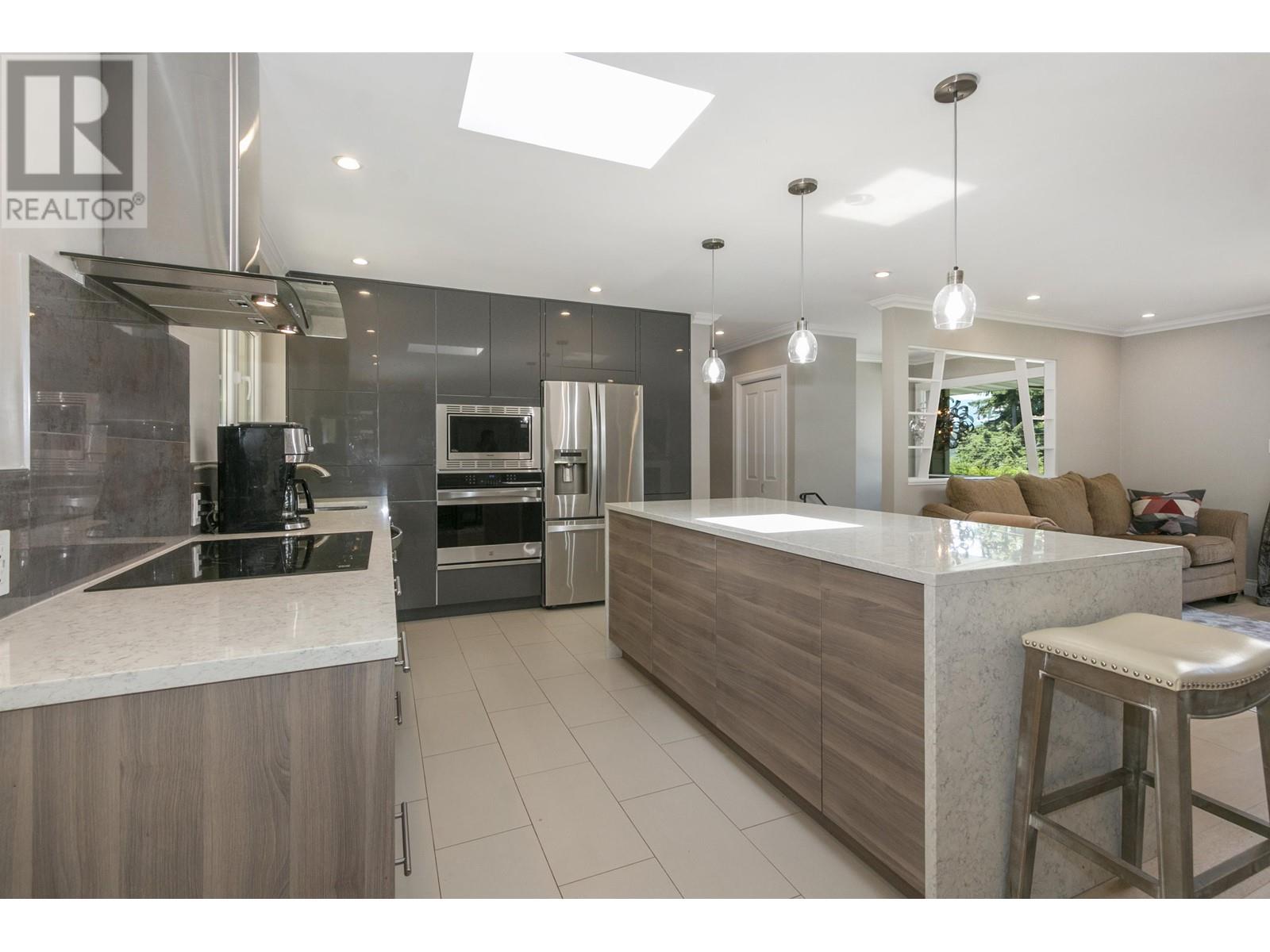3363 Viewmount Place, Port Moody, British Columbia  V3H 2L6 - Photo 6 - R2825962