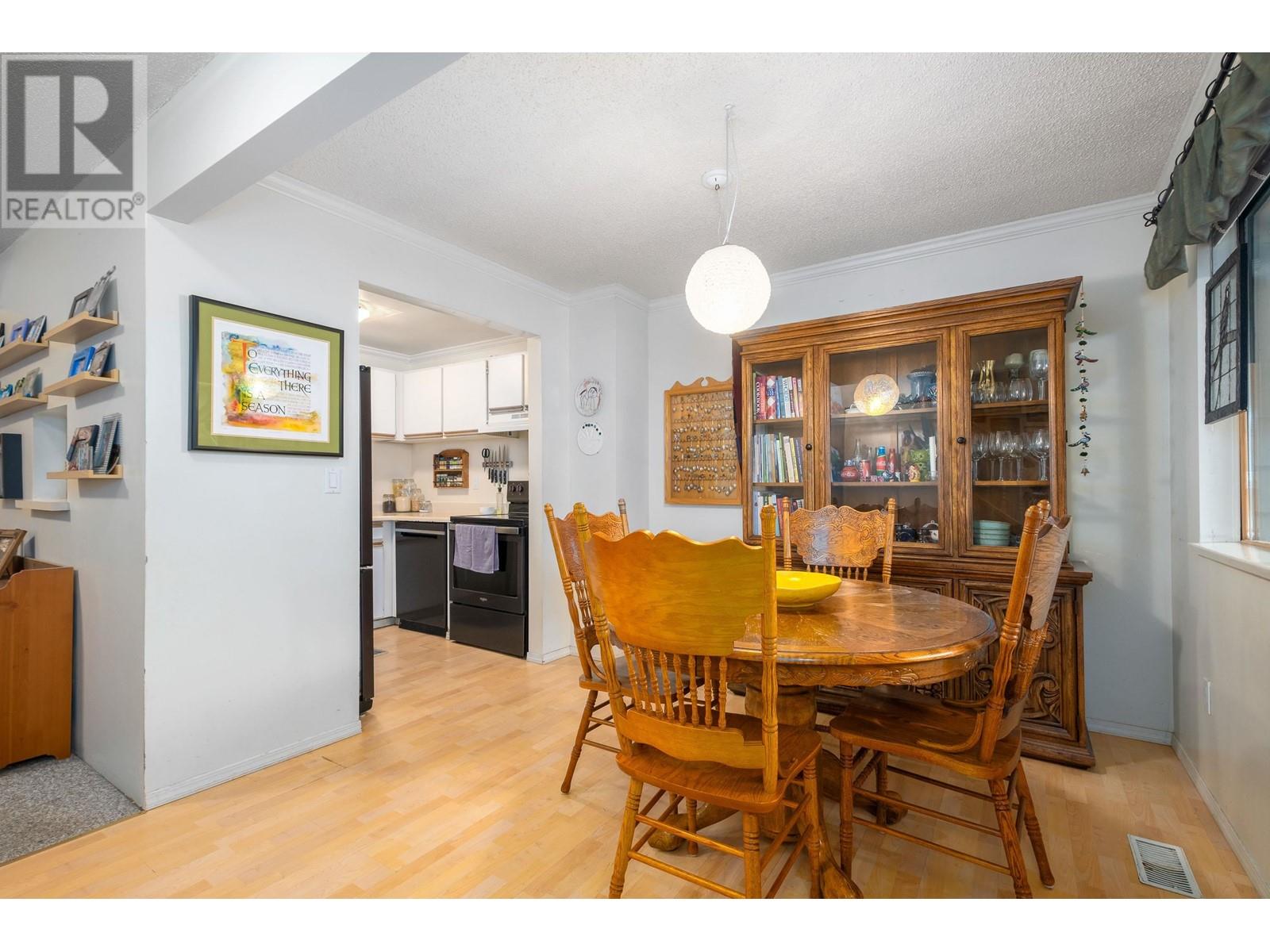 108 1950 Cedar Village Crescent, North Vancouver, British Columbia  V7J 3M5 - Photo 11 - R2826106