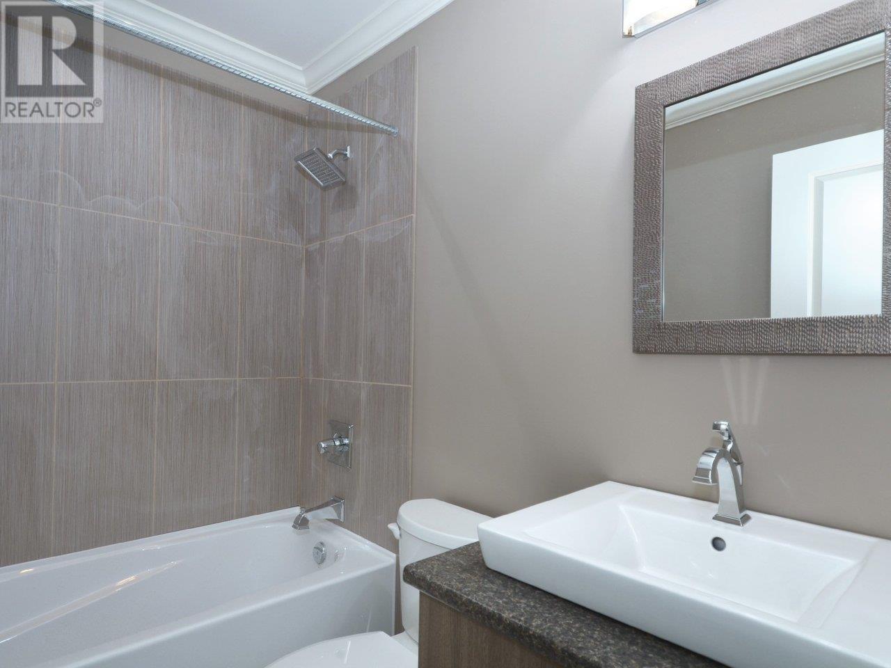 302 9146 Saturna Drive, Burnaby, British Columbia  V3J 7K2 - Photo 3 - R2826068