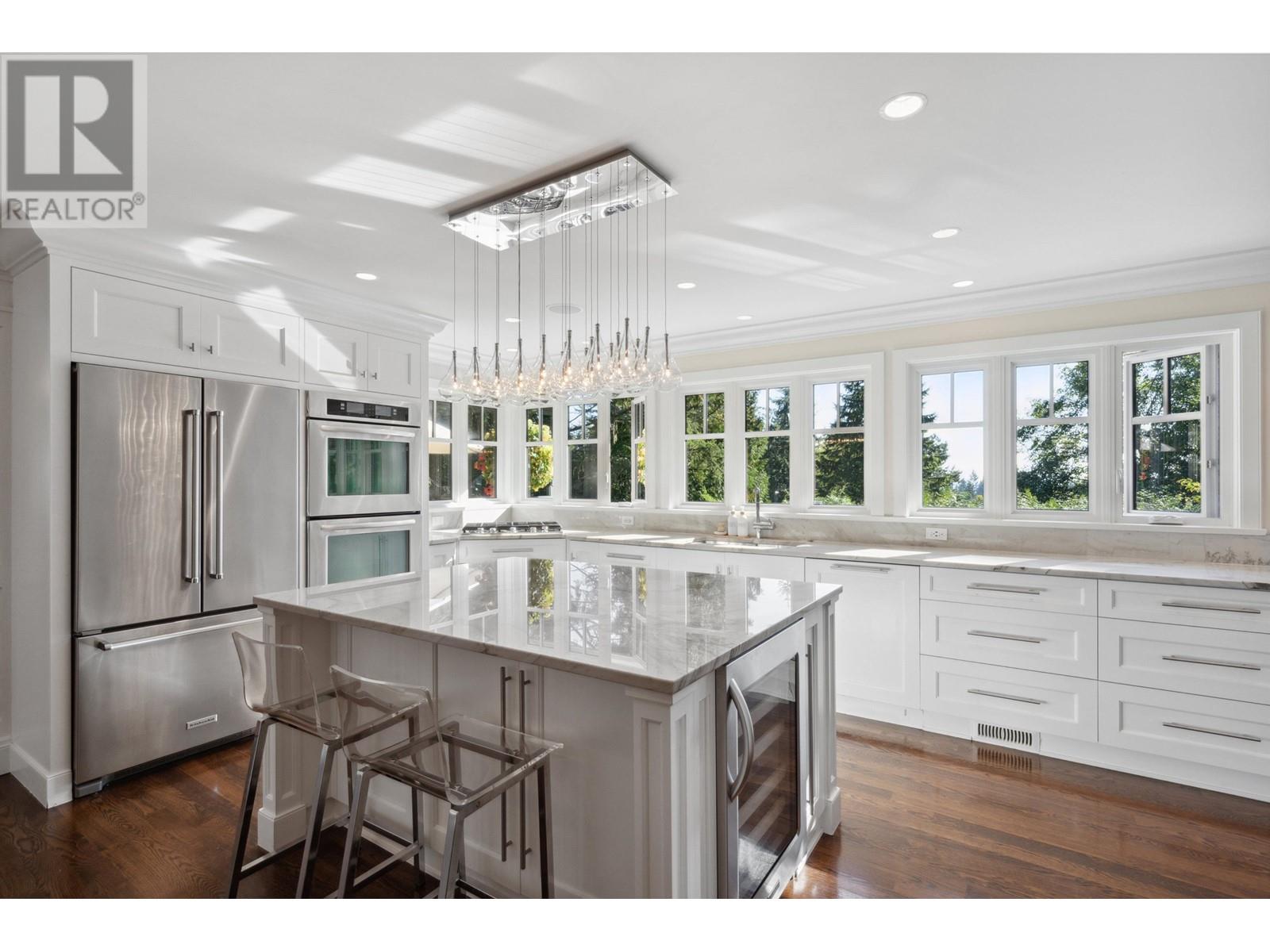 309 Monteray Avenue, North Vancouver, British Columbia  V7N 3E7 - Photo 5 - R2818865