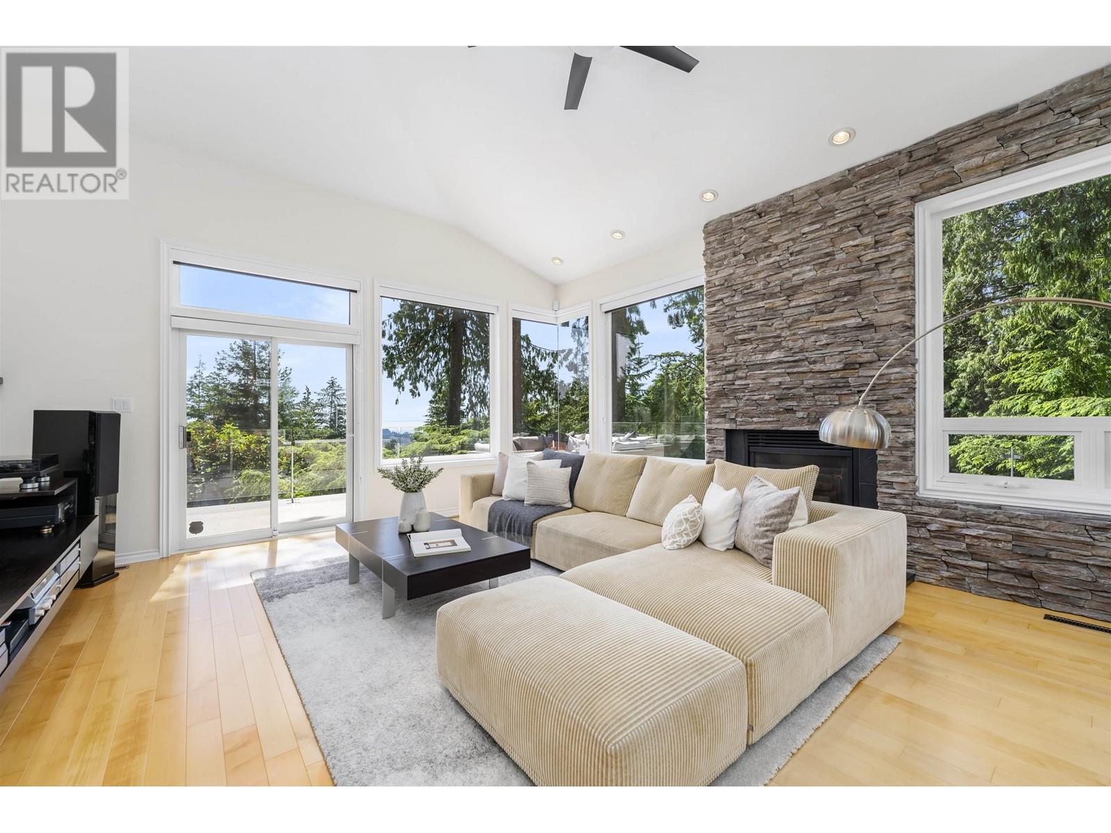 463 Ventura Crescent, North Vancouver, British Columbia  V7N 3G8 - Photo 10 - R2826112