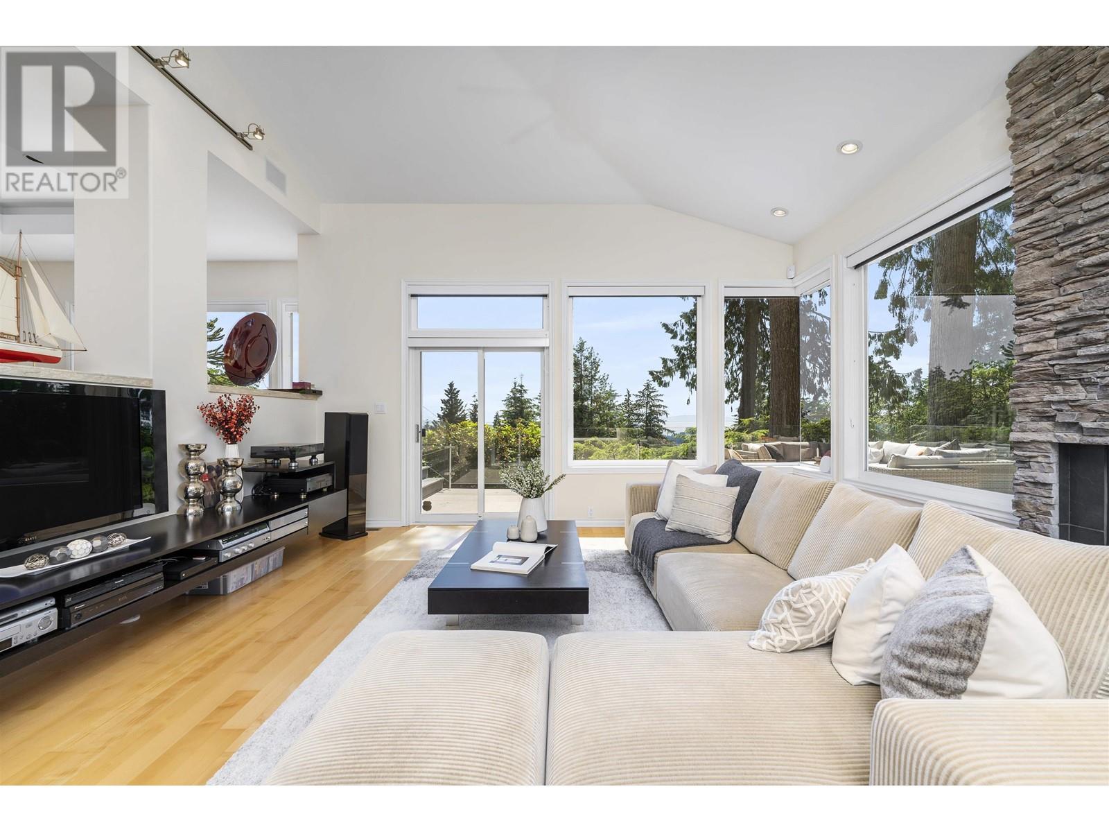 463 Ventura Crescent, North Vancouver, British Columbia  V7N 3G8 - Photo 11 - R2826112