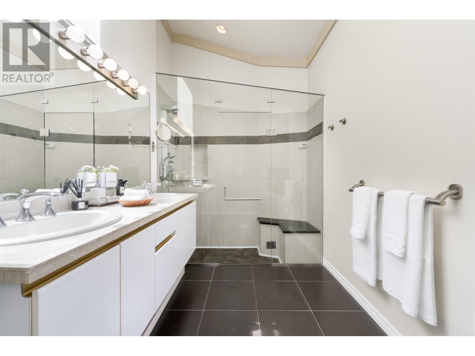 463 Ventura Crescent, North Vancouver, British Columbia  V7N 3G8 - Photo 6 - R2826112