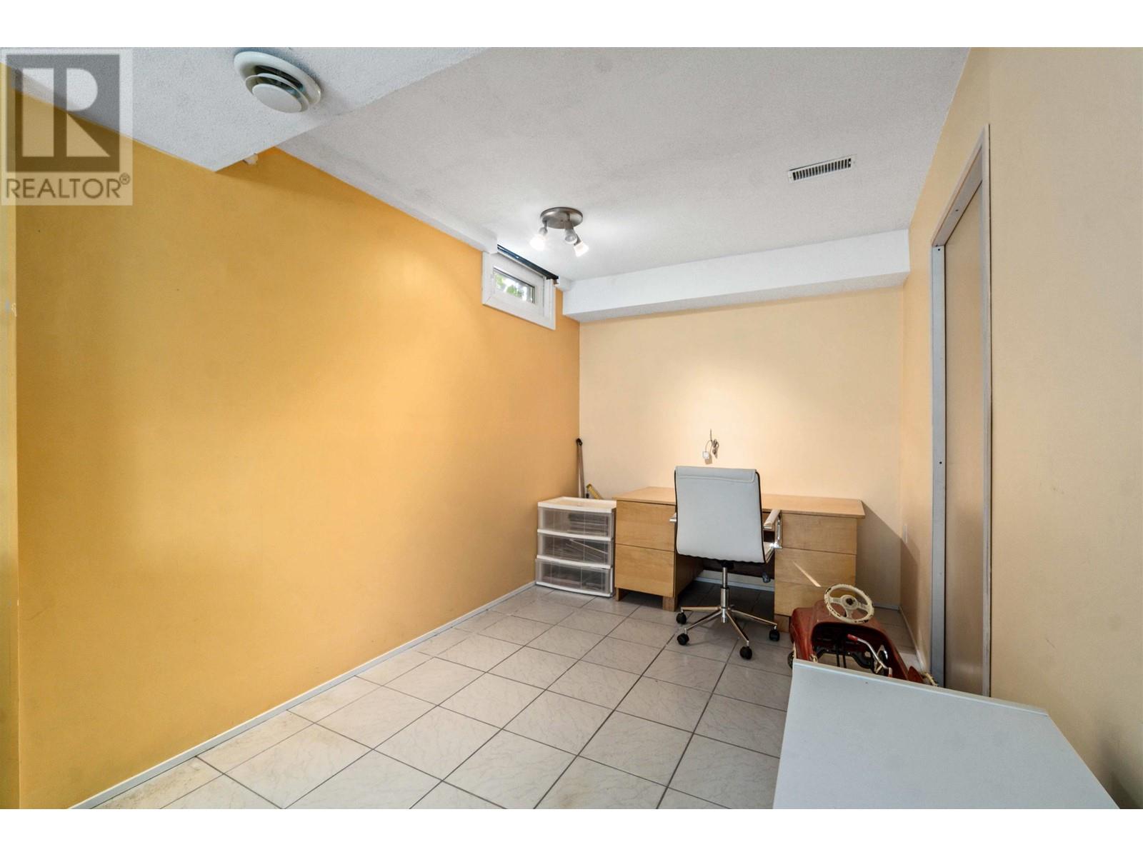 3029 Fleet Street, Coquitlam, British Columbia  V3C 3S1 - Photo 33 - R2825135