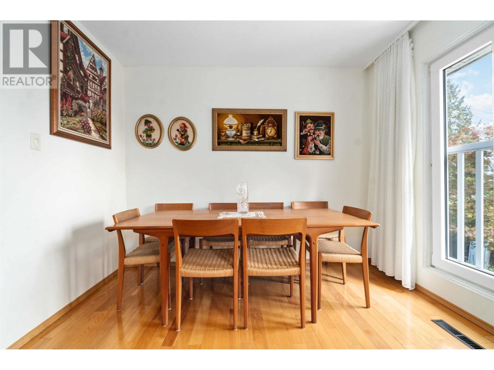 3029 Fleet Street, Coquitlam, British Columbia  V3C 3S1 - Photo 10 - R2825135