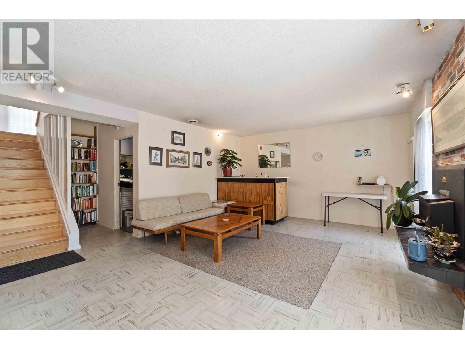 3029 Fleet Street, Coquitlam, British Columbia  V3C 3S1 - Photo 27 - R2825135