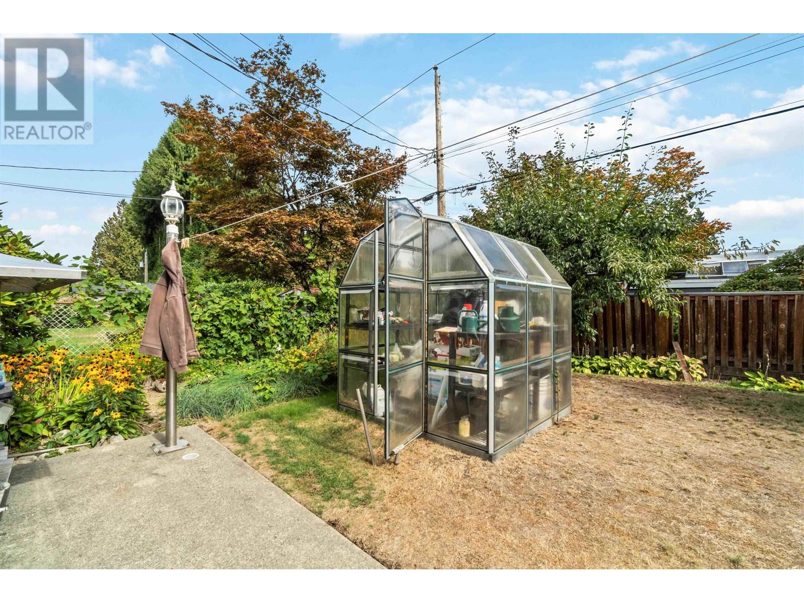 3029 Fleet Street, Coquitlam, British Columbia  V3C 3S1 - Photo 35 - R2825135