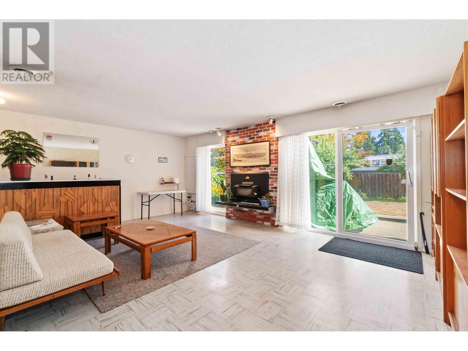 3029 Fleet Street, Coquitlam, British Columbia  V3C 3S1 - Photo 25 - R2825135