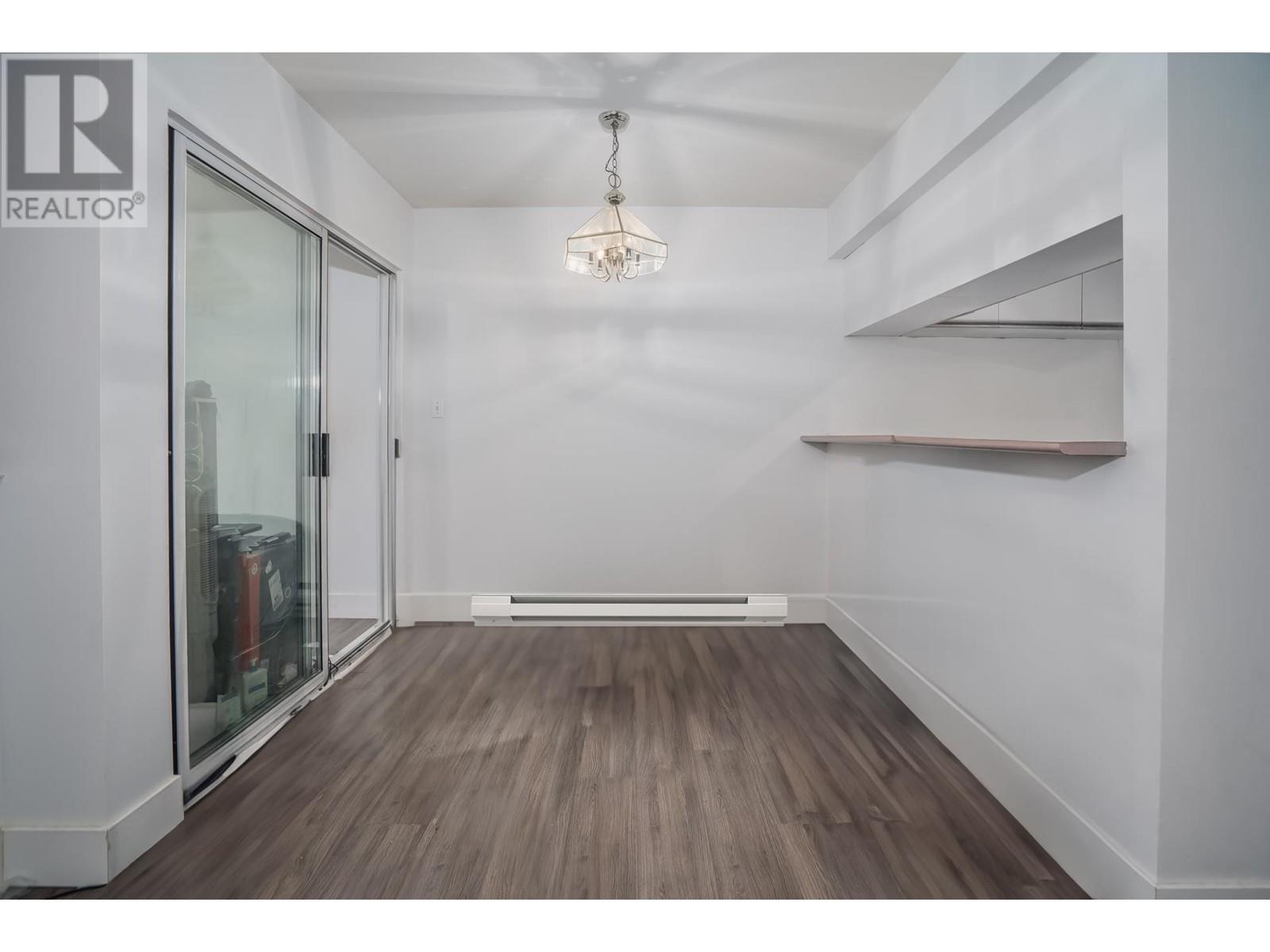 307 3 N Garden Drive, Vancouver, British Columbia  V5L 5C6 - Photo 4 - R2825365