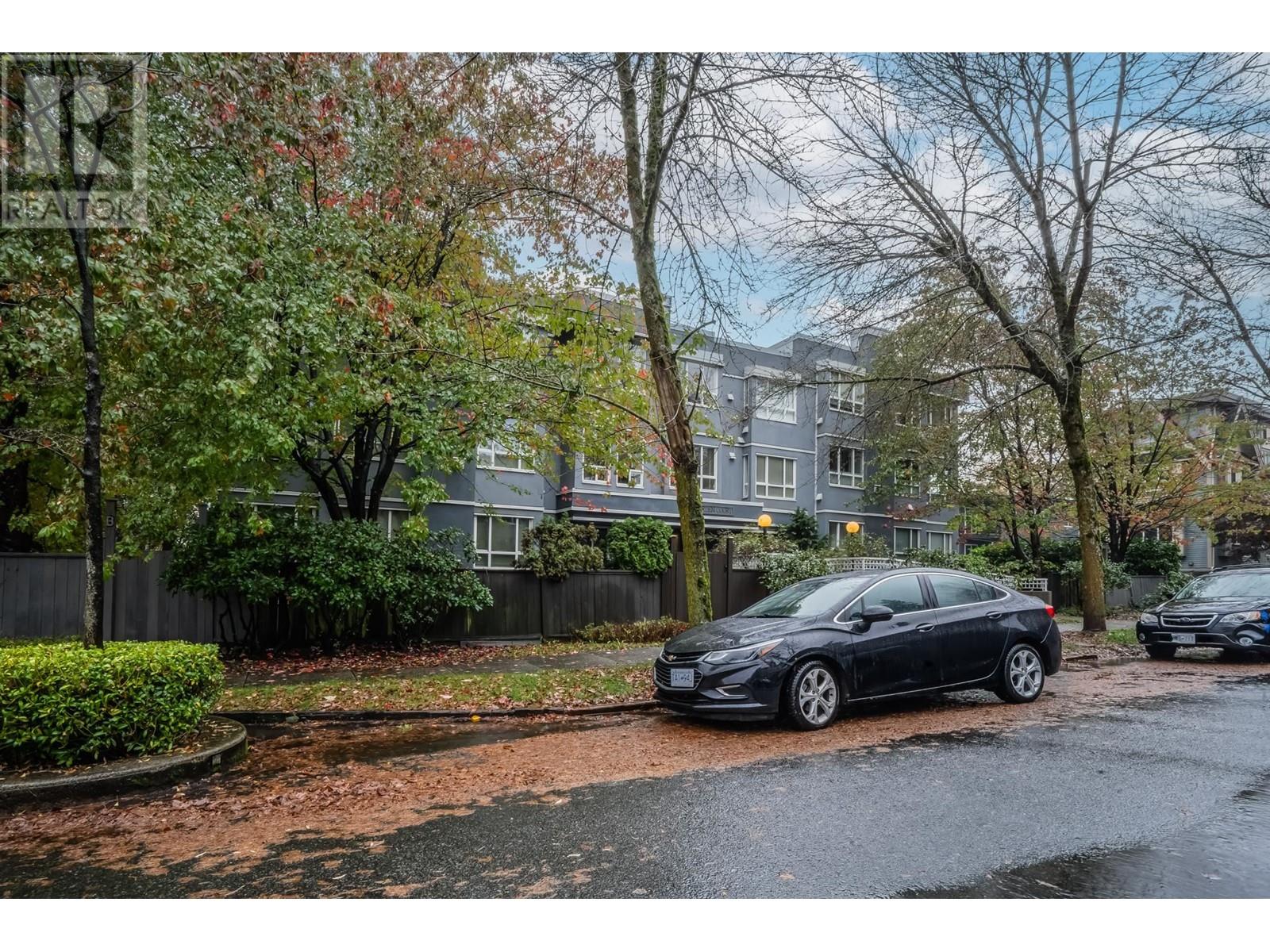 307 3 N Garden Drive, Vancouver, British Columbia  V5L 5C6 - Photo 10 - R2825365