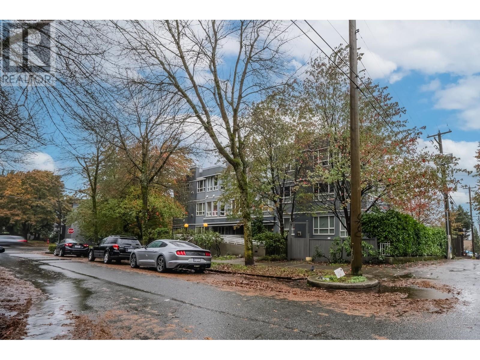 307 3 N Garden Drive, Vancouver, British Columbia  V5L 5C6 - Photo 9 - R2825365