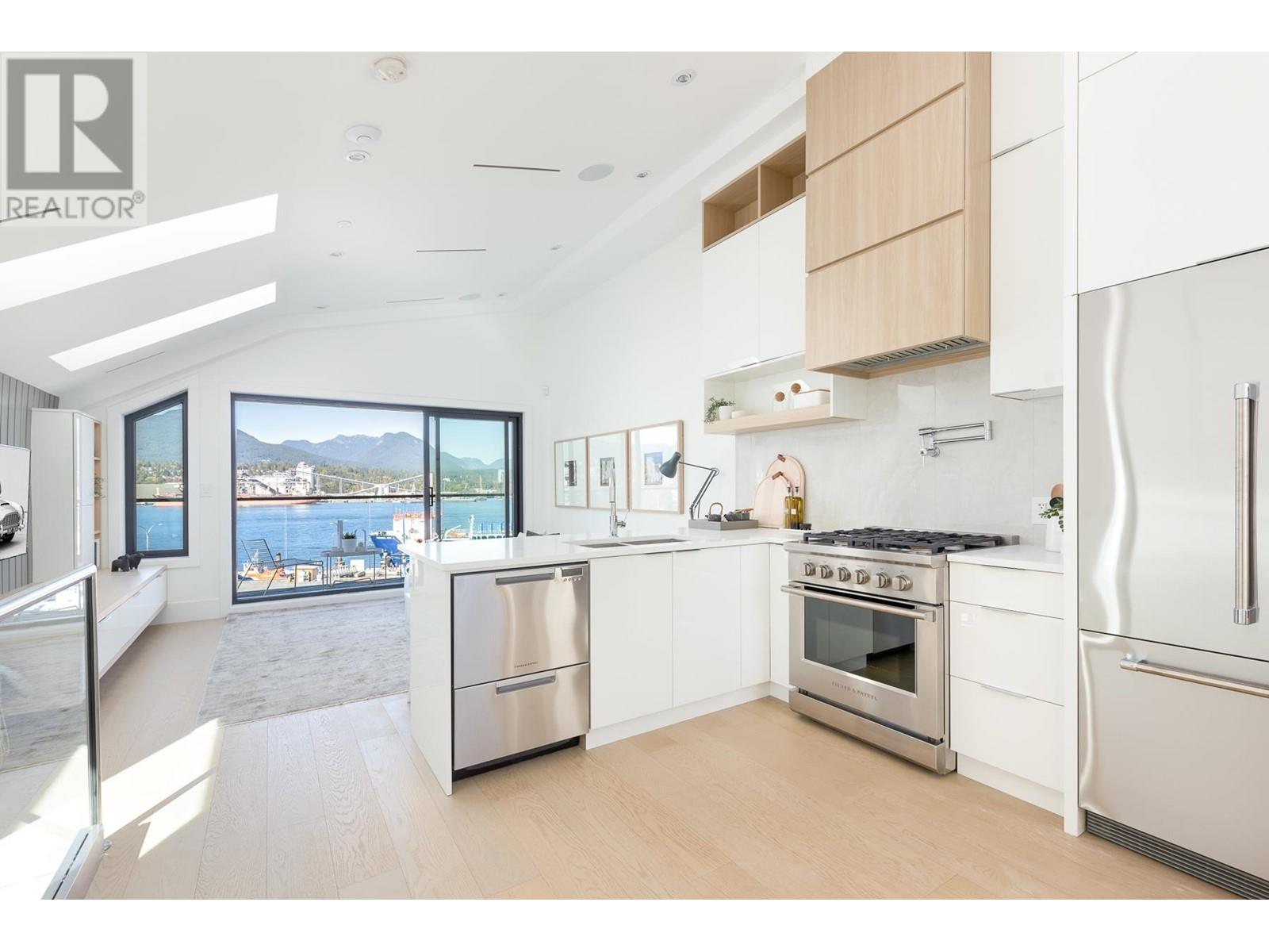 2855 Wall Street, Vancouver, British Columbia  V5K 1B1 - Photo 3 - R2823328