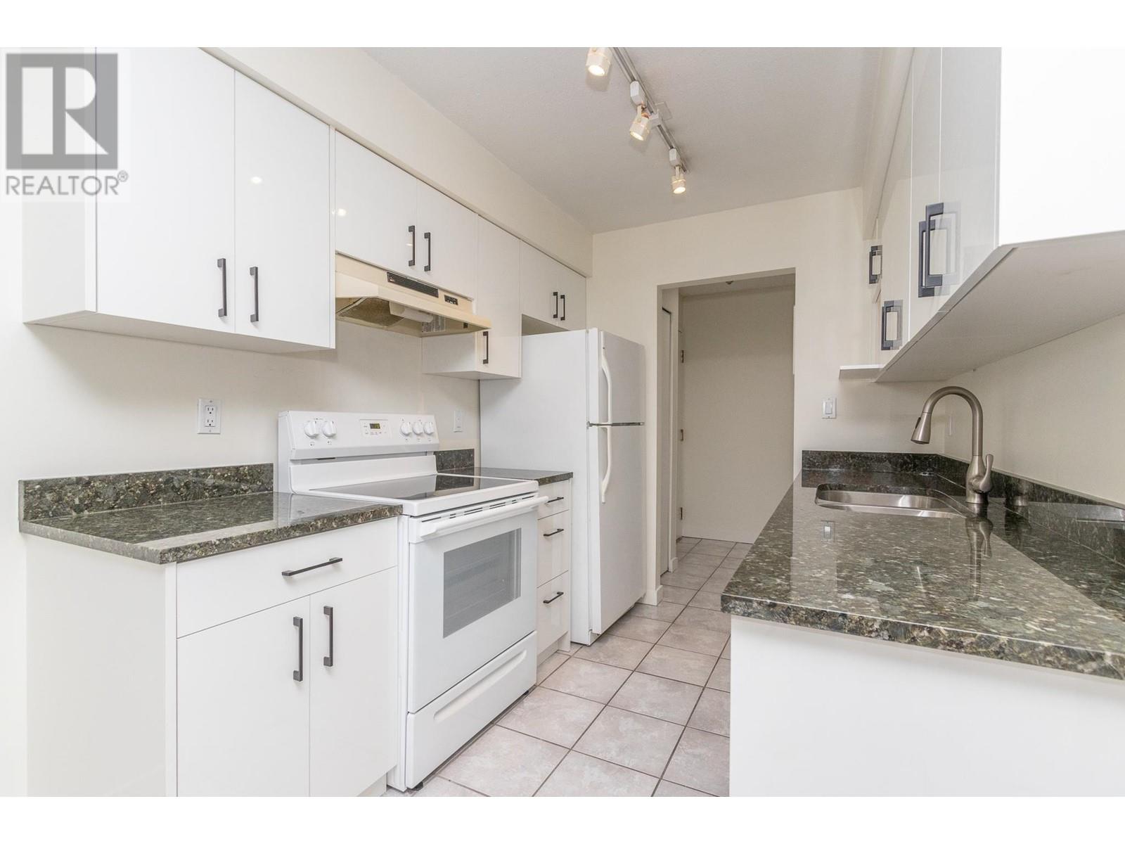 318 4363 Halifax Street, Burnaby, British Columbia  V5C 5Z3 - Photo 4 - R2809370