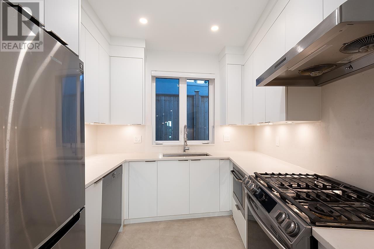 78 Malta Place, Vancouver, British Columbia  V5M 4C4 - Photo 9 - R2775273
