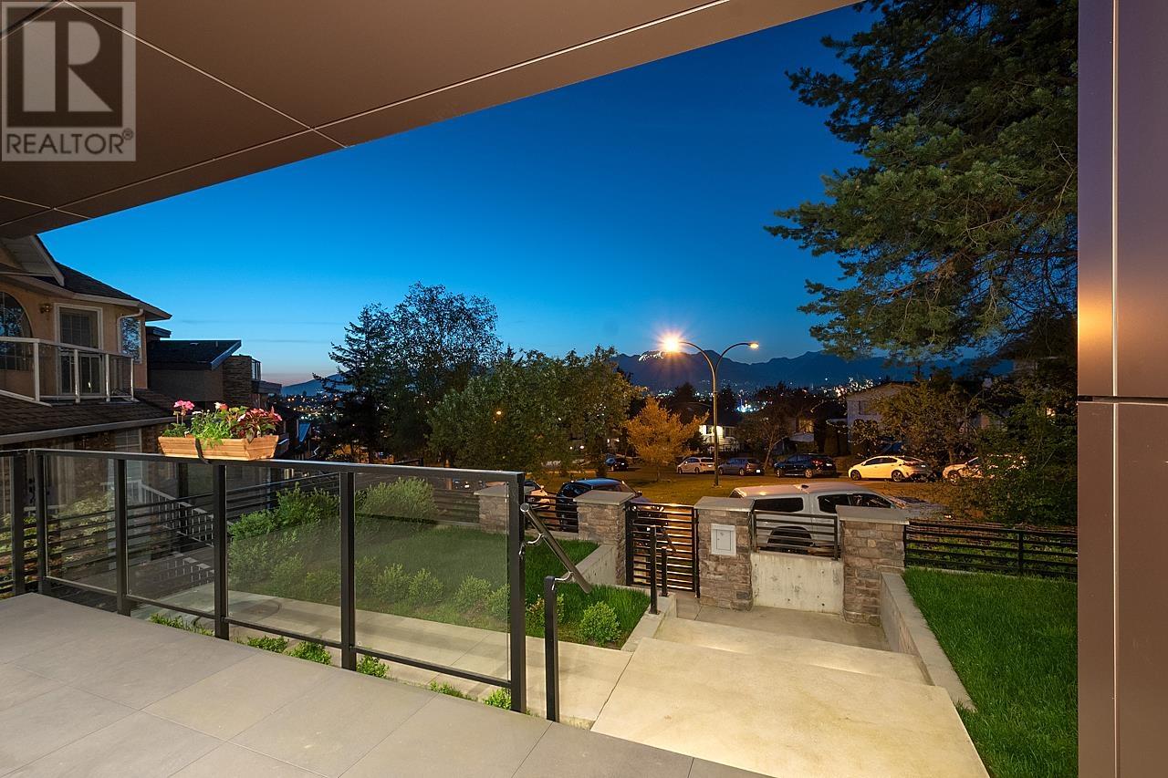 78 Malta Place, Vancouver, British Columbia  V5M 4C4 - Photo 2 - R2775273