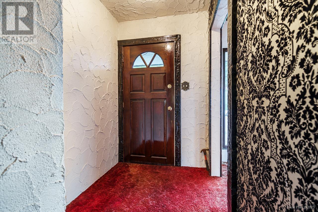 7089 Malibu Drive, Burnaby, British Columbia  V5A 1A2 - Photo 4 - R2826132