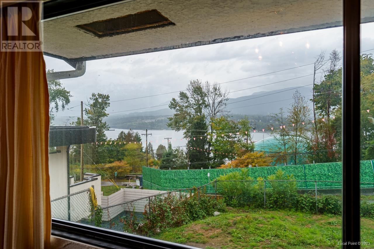 7089 Malibu Drive, Burnaby, British Columbia  V5A 1A2 - Photo 9 - R2826132
