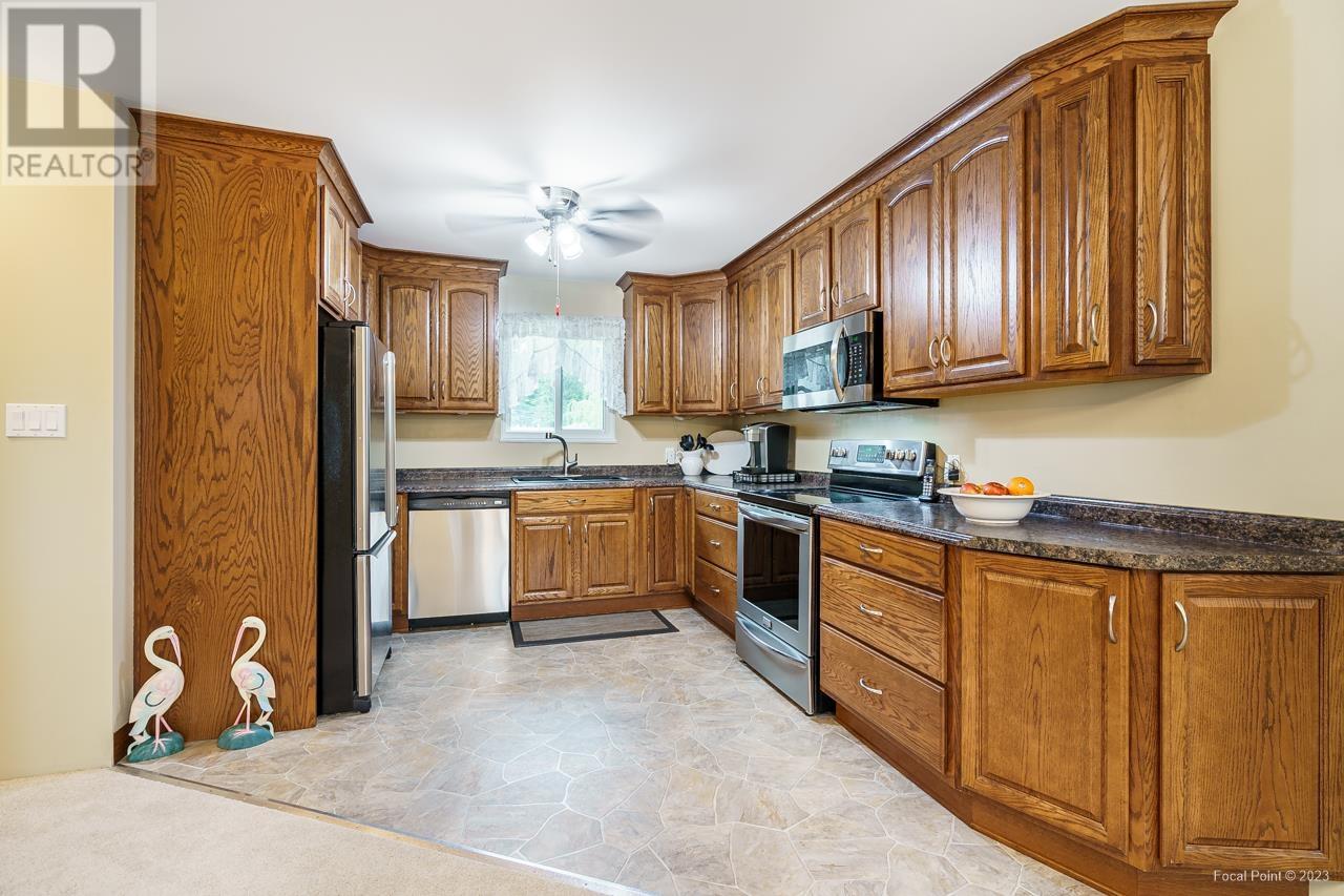 1890 Bluff Way, Coquitlam, British Columbia  V3E 1J2 - Photo 11 - R2826134