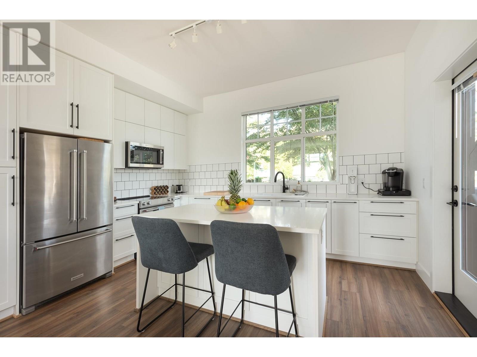 16 1221 Rocklin Street, Coquitlam, British Columbia  V3B 0N7 - Photo 2 - R2821631