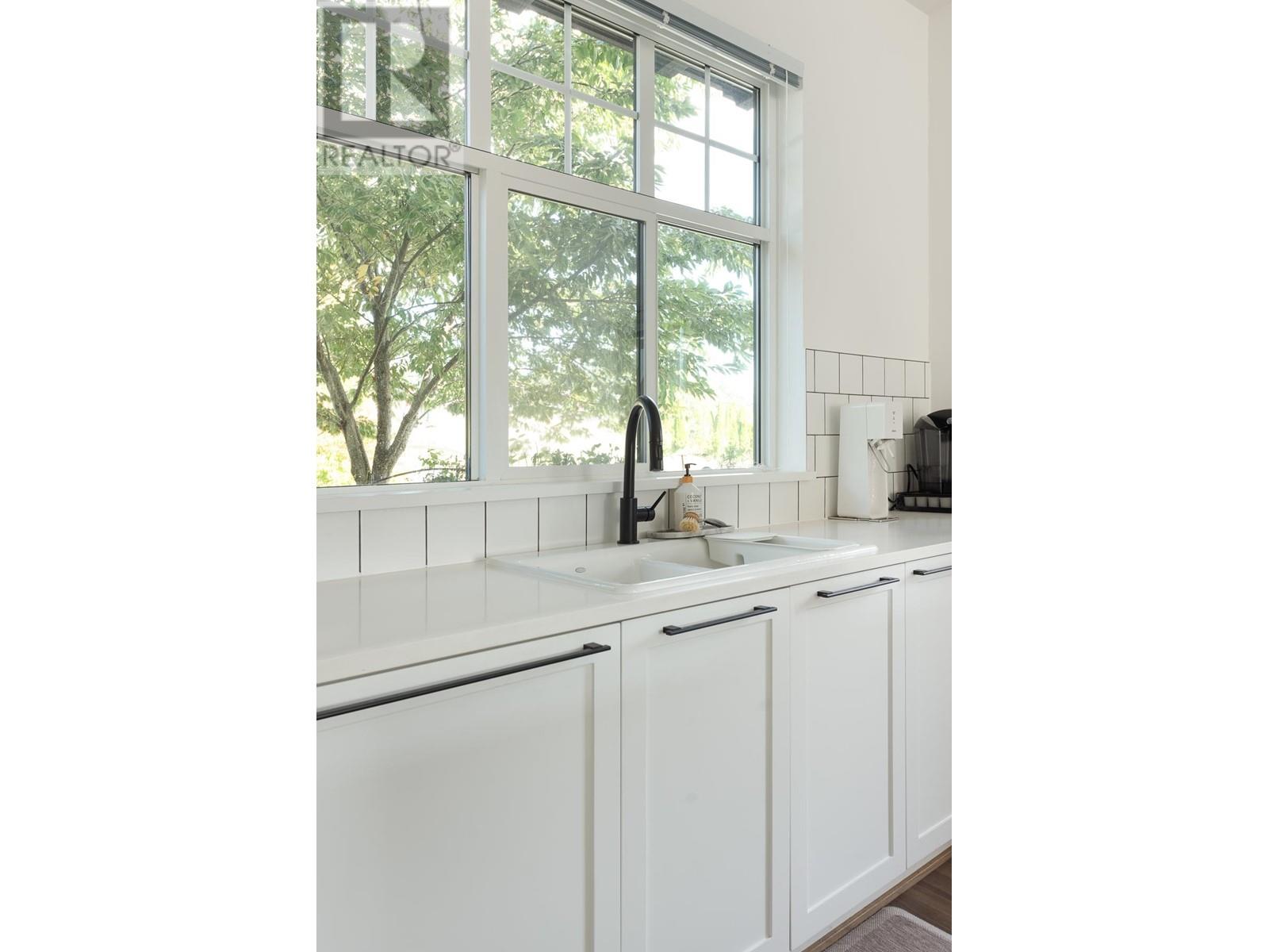 16 1221 Rocklin Street, Coquitlam, British Columbia  V3B 0N7 - Photo 4 - R2821631