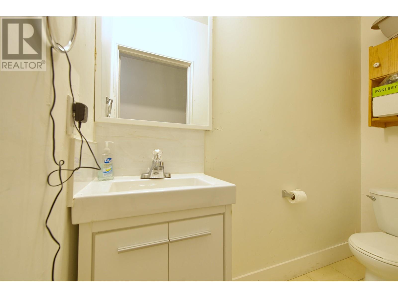 7884 Patterson Avenue, Burnaby, British Columbia  V5J 3P5 - Photo 13 - R2825986